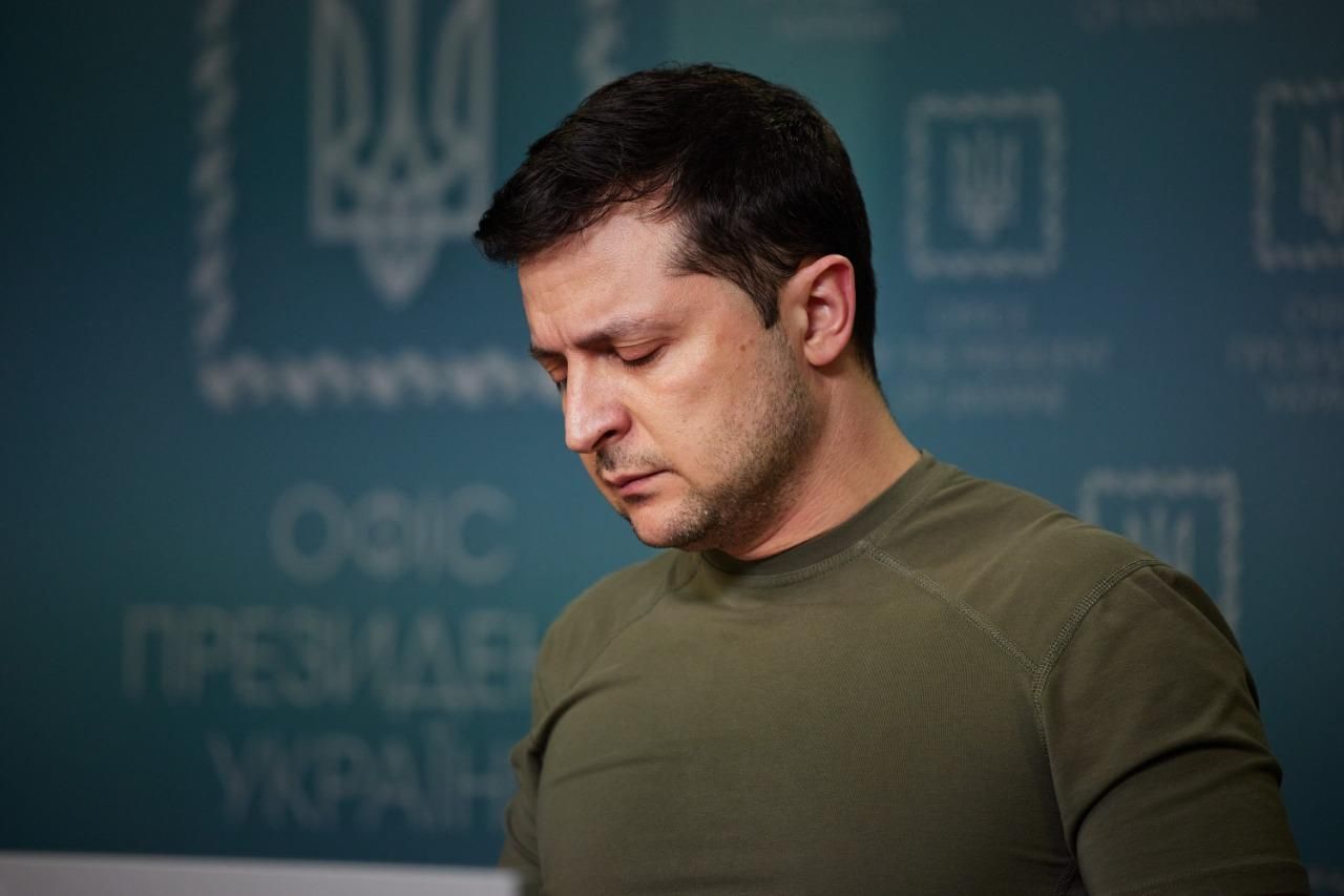 Обстріл Запоріжжя 09.08.2023 - Зеленський показав наслідки атаки по житловому кварталу - 24 Канал
