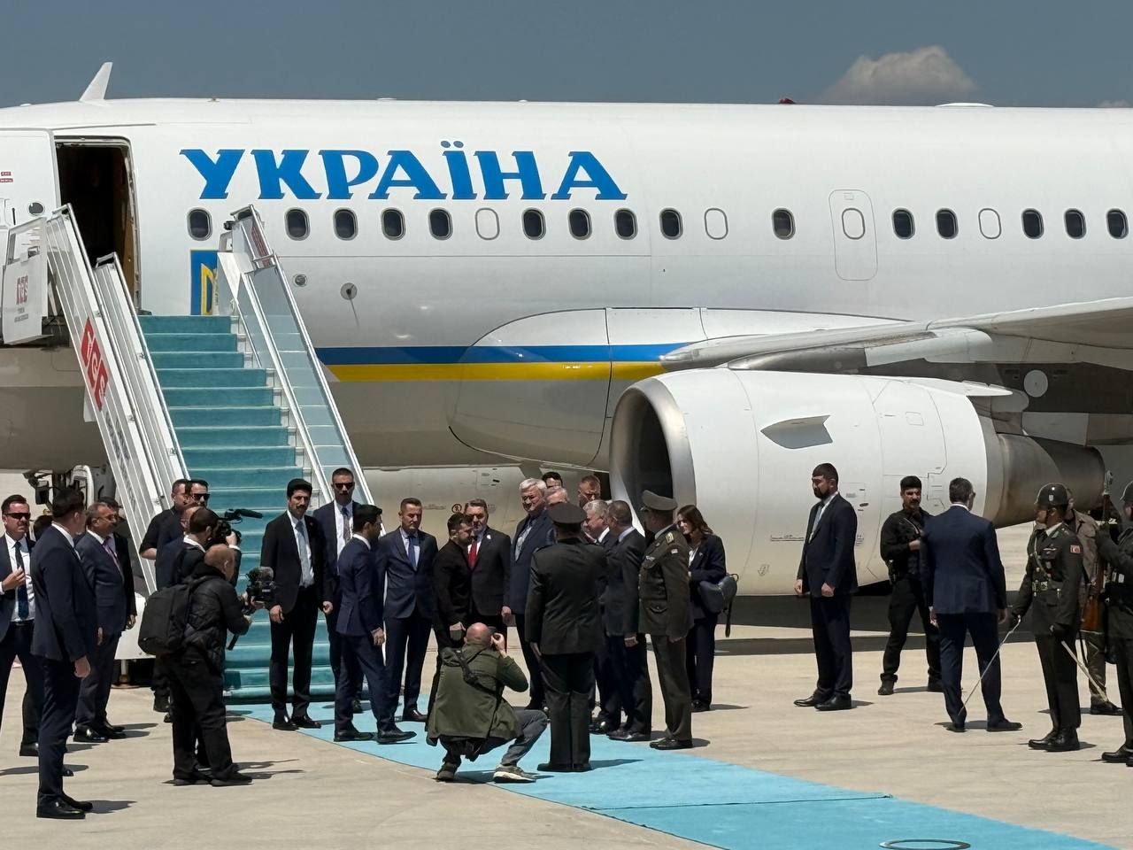 Президент Зеленский прибыл в аэропорт Анкары, чтобы встретиться с Эрдоганом - 24 Канал