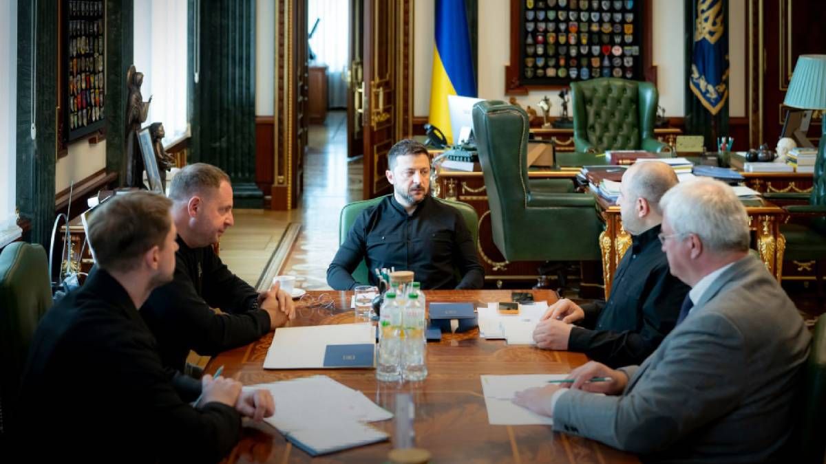 Президент Зеленский провел совещание по дипломатической работе Украины по приближению мира